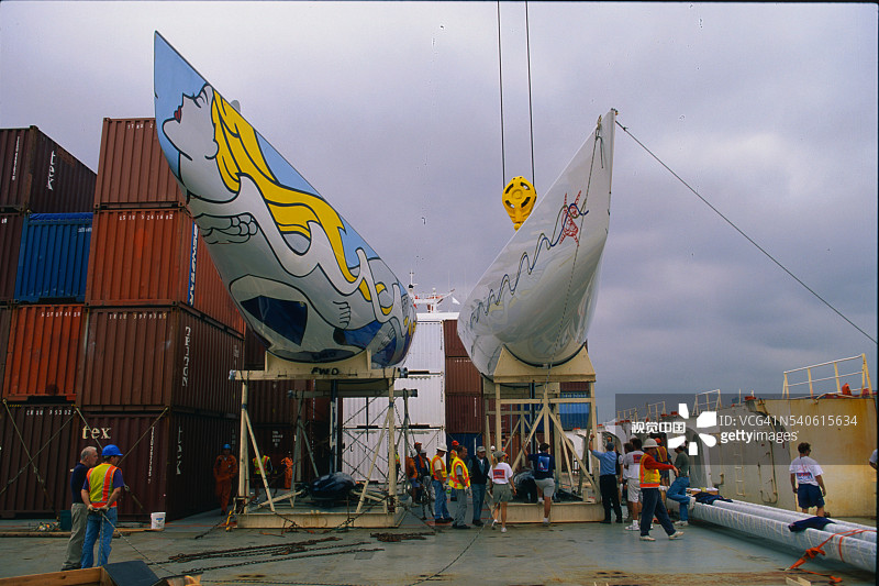 运输帆船参加美洲杯帆船赛图片素材