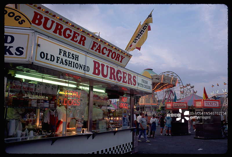 马里兰州博览会上的汉堡包摊位图片素材