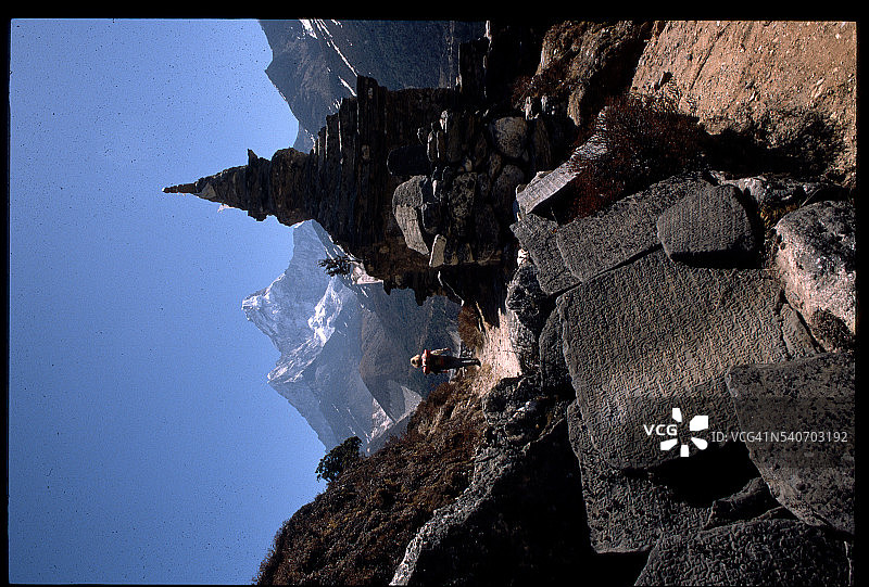 尼泊尔的徒步小径图片素材