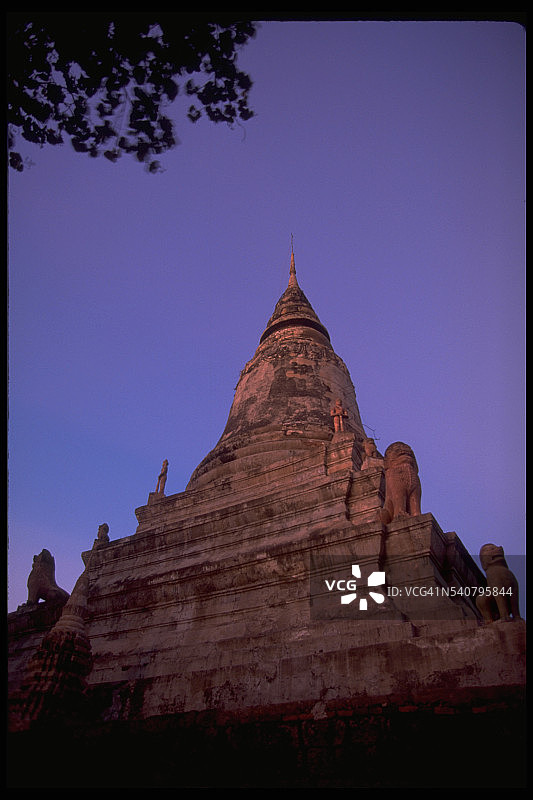 金边塔山寺佛塔图片素材