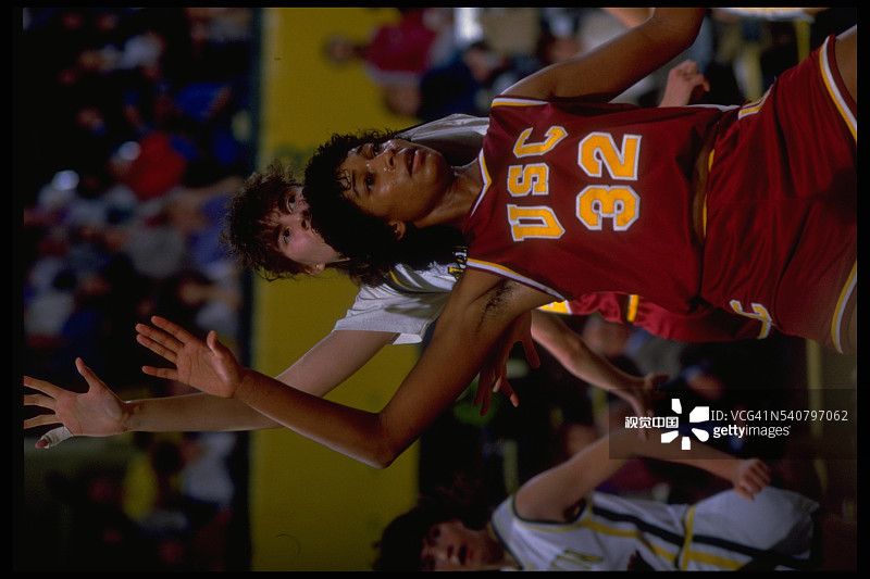 俄勒冈队女子篮球队对阵南加州大学图片素材