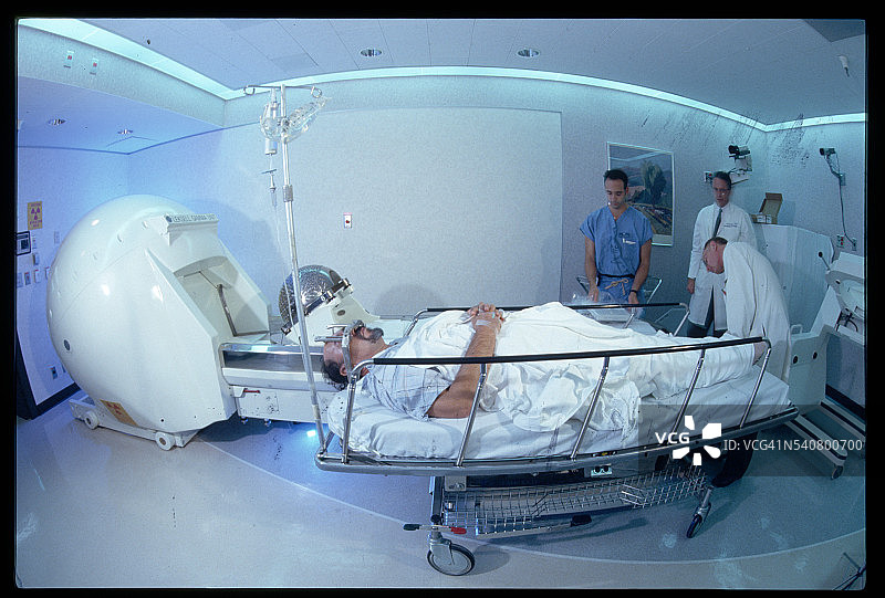 伽玛刀手术后的病人图片素材