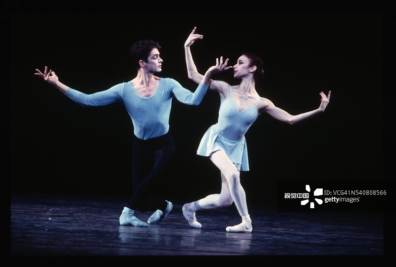 皇家芭蕾舞团协奏二重奏图片素材