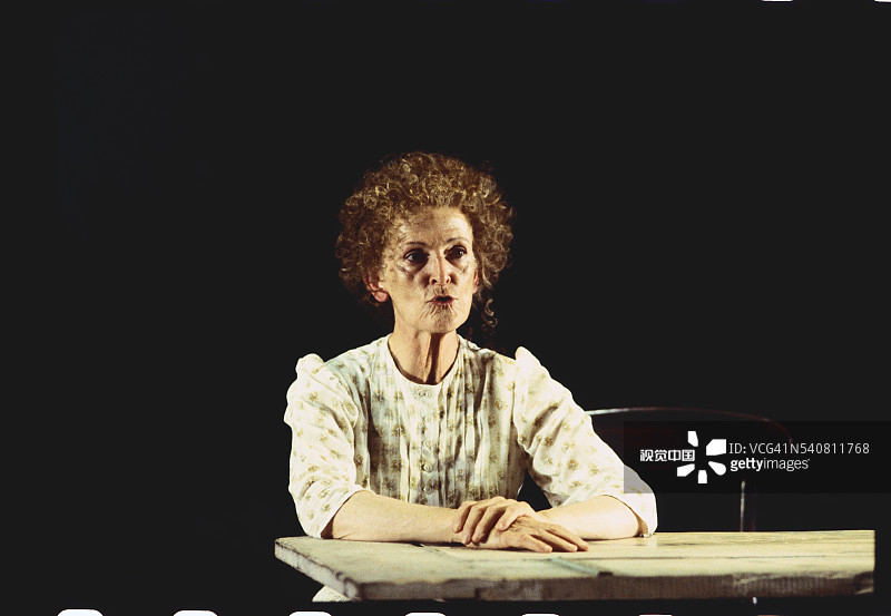 女演员宝拉·迪奥尼索蒂在《超越最远之物》中图片素材