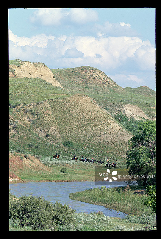 小大角河沿岸的士兵图片素材