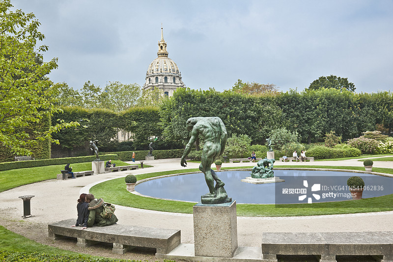 接吻的情侣图片素材