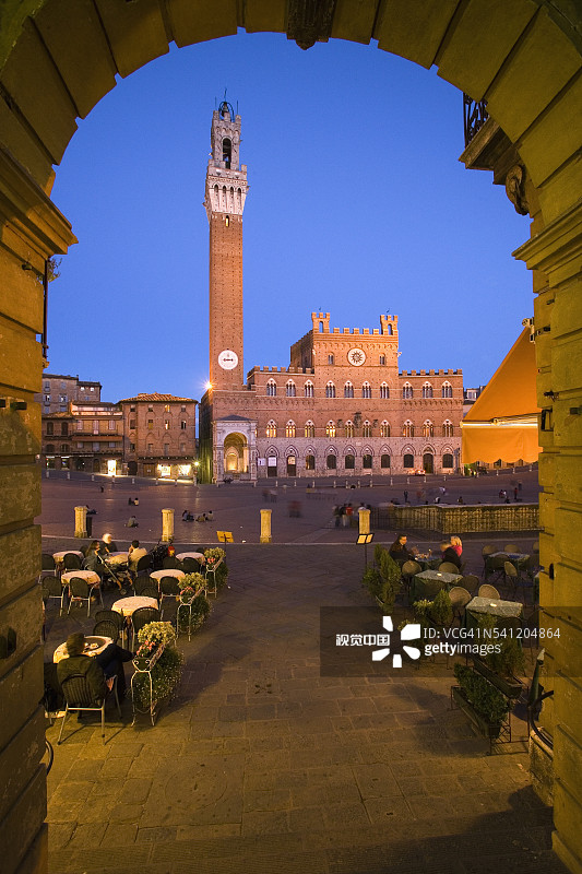 锡耶纳坎波广场与市政厅图片素材