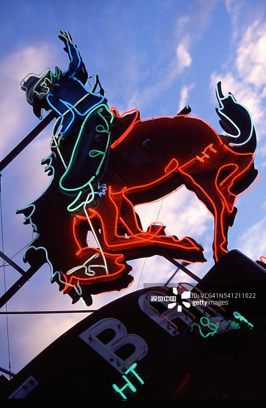 薄荷酒吧霓虹灯标志图片素材