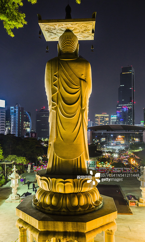 江南区奉恩寺弥勒大佛及摩天大楼图片素材