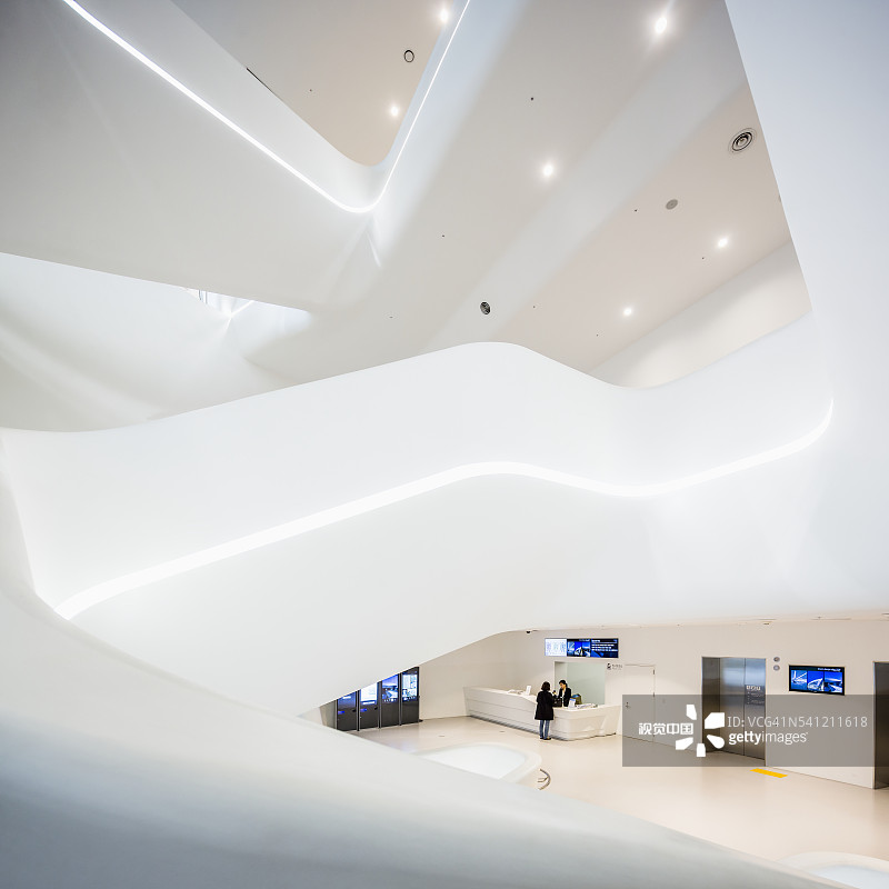 东大门设计广场内部楼梯（2004年普利兹克奖得主扎哈·哈迪德作品）图片素材