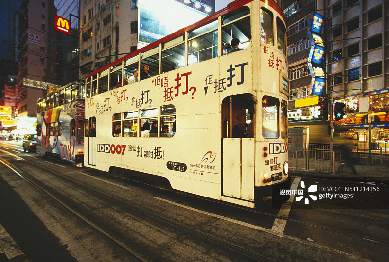 香港街头的双层有轨电车图片素材