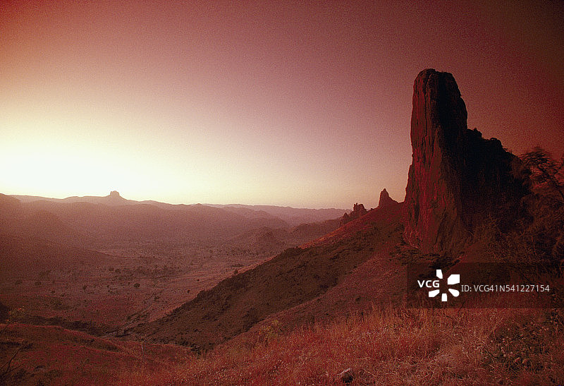 曼达拉山脉的日落图片素材