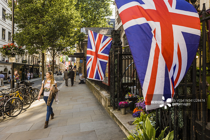 英国国旗，圣詹姆斯教堂附近图片素材