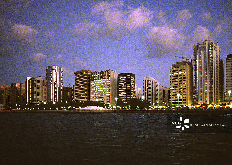 阿布扎比天际线图片素材