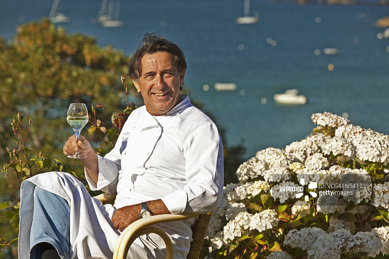 卡朗特克酒店的厨师帕特里克·杰夫鲁瓦，法国卡朗特克图片素材