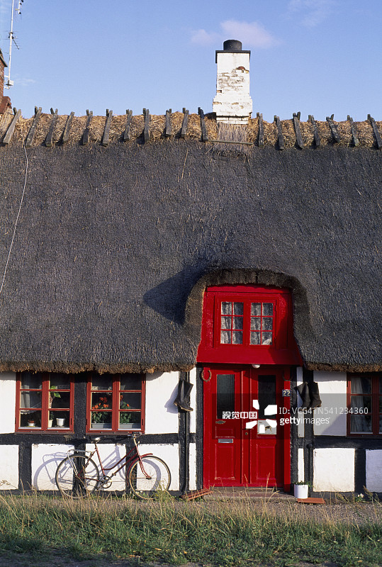 埃格斯科夫城堡内的茅草小屋图片素材