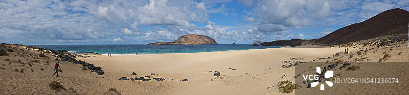 贝壳海滩与克拉拉山图片素材