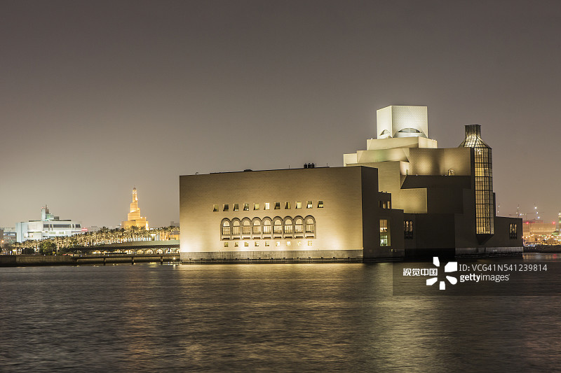 多哈滨海路、伊斯兰艺术博物馆及卡塔尔伊斯兰文化中心图片素材