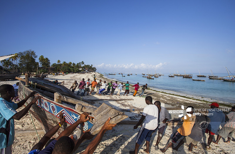 Nungwi海滩拉船场景图片素材