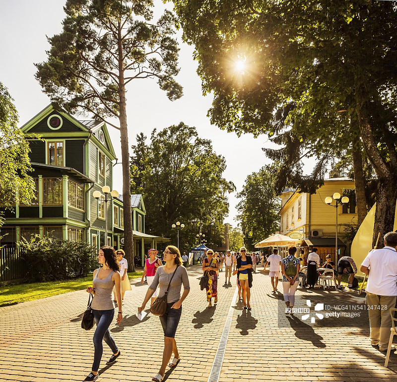 尤马斯大街的人们：主要步行街图片素材