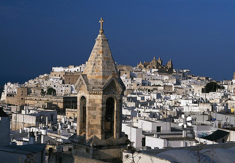 奥斯图尼的钟楼图片素材