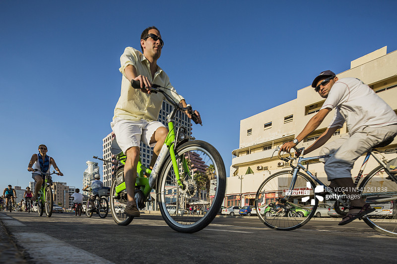 哈克内斯广场海边的自行车图片素材