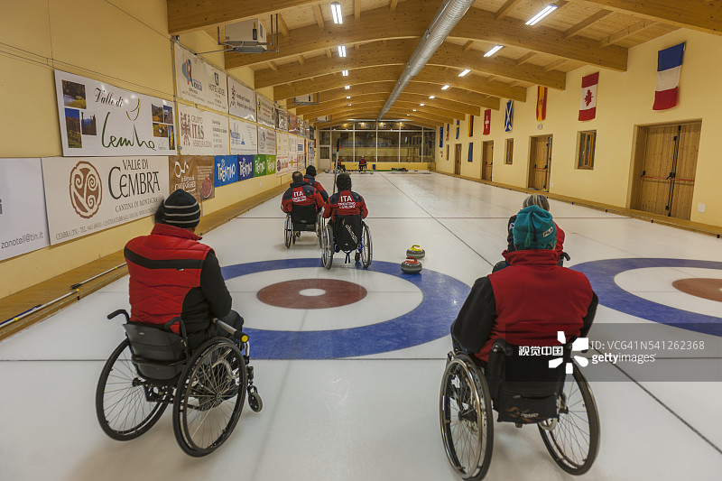 冰壶是琴布拉的传统运动图片素材