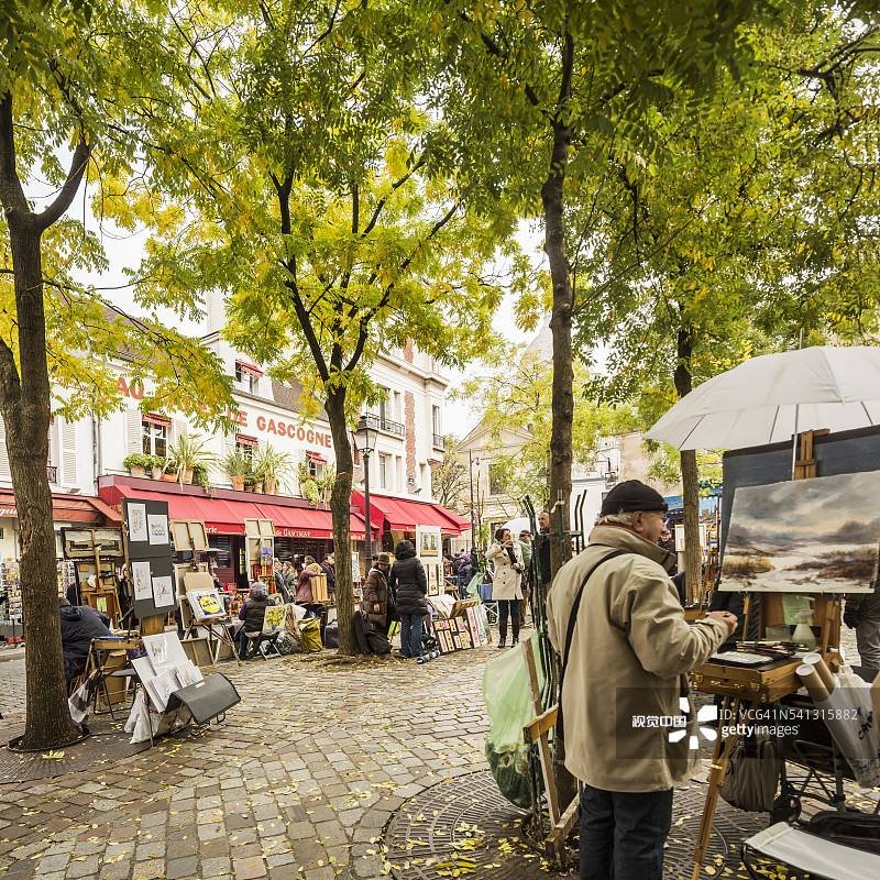 蒙马特高地特尔特广场的画家图片素材
