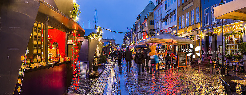 新港圣诞市场，沿着著名运河的圣诞市场图片素材
