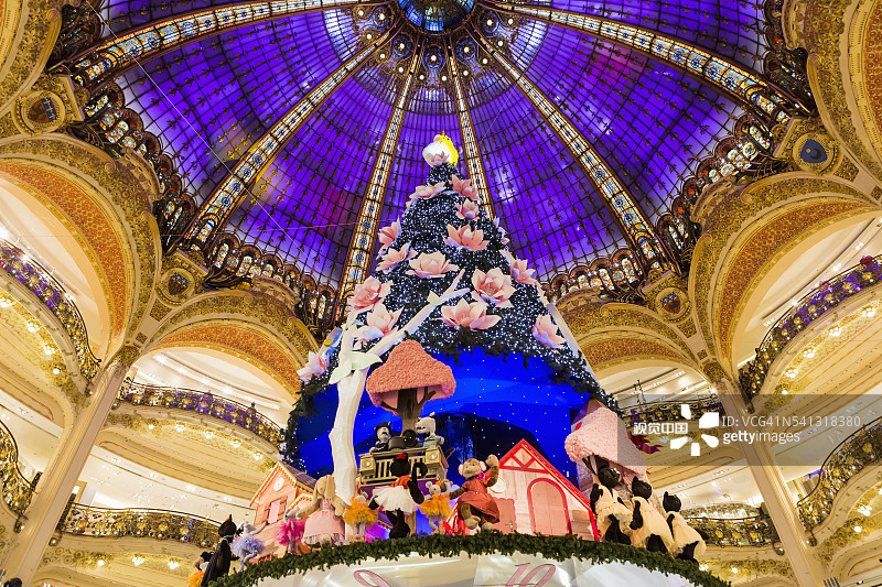 圣诞节期间的老佛爷百货公司图片素材