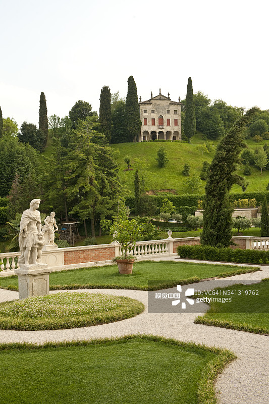 从德马蒂亚别墅花园看到的孔塔里尼别墅图片素材