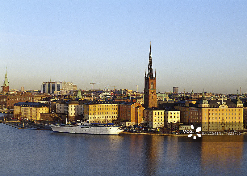 从南梅拉尔斯特兰德看骑士岛教堂图片素材