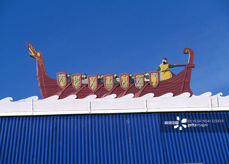 屋顶上的维京船图片素材