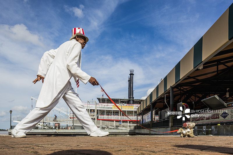 法国区波旁街音乐会上的舞蹈图片素材