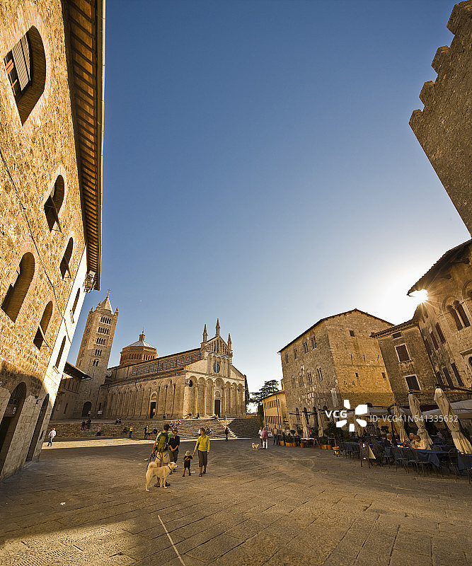 加里波第广场、圣切尔波内主教座堂和市政厅图片素材