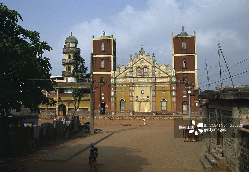 清真寺和城市街道图片素材