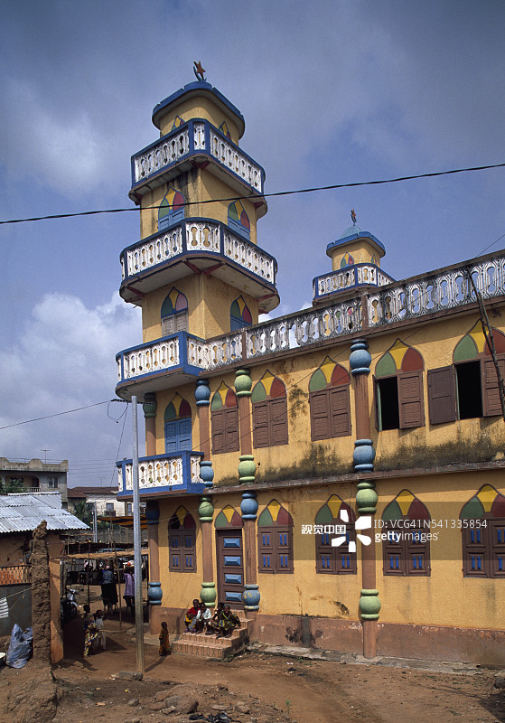 清真寺和城市街道图片素材