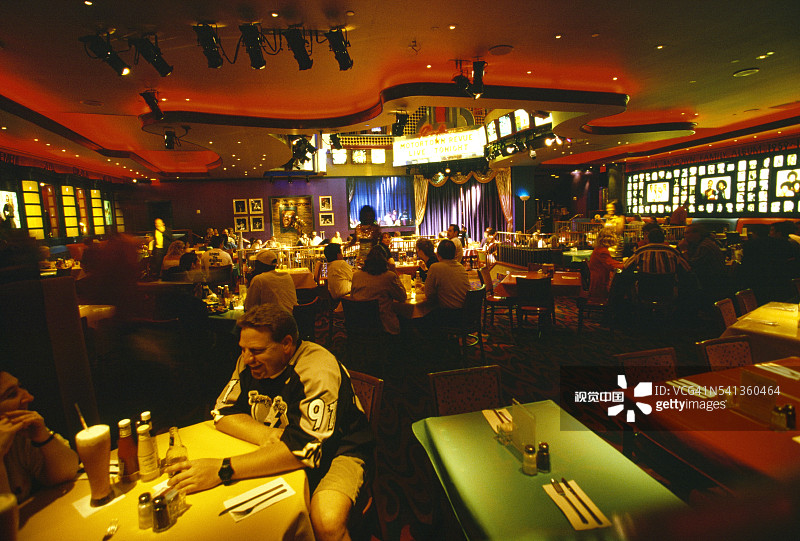 Il Fornaio餐厅内的食客图片素材