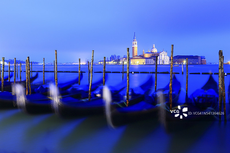 从圣马可广场眺望圣乔治岛图片素材