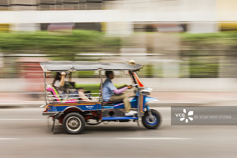 典型的嘟嘟车（或自动人力车）图片素材