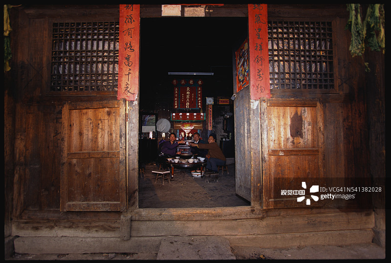 门口的用餐者图片素材