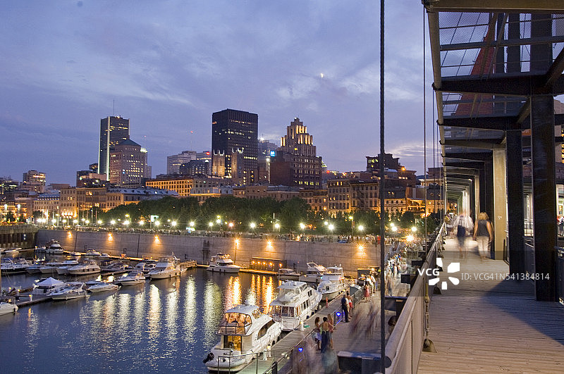 黄昏时的邦斯库尔盆地公园图片素材