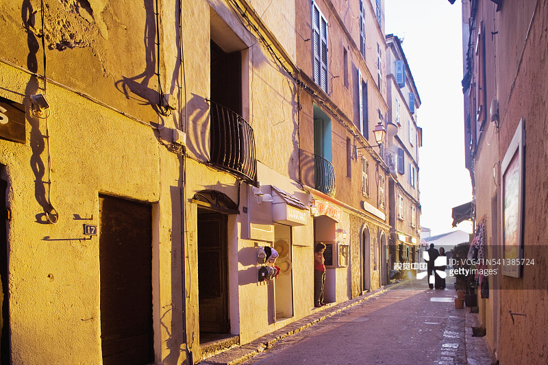 博尼法乔狭窄的街道图片素材