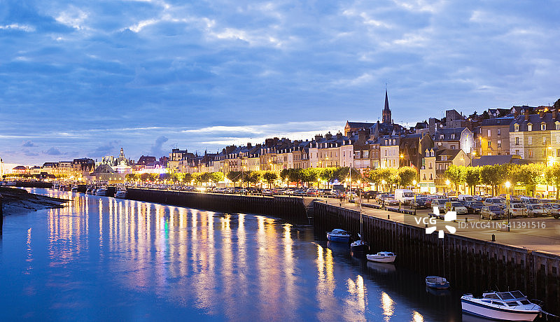 从比利时人桥看特鲁维尔图片素材