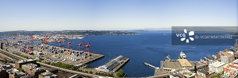 从西雅图史密斯大厦俯瞰埃利奥特湾图片素材