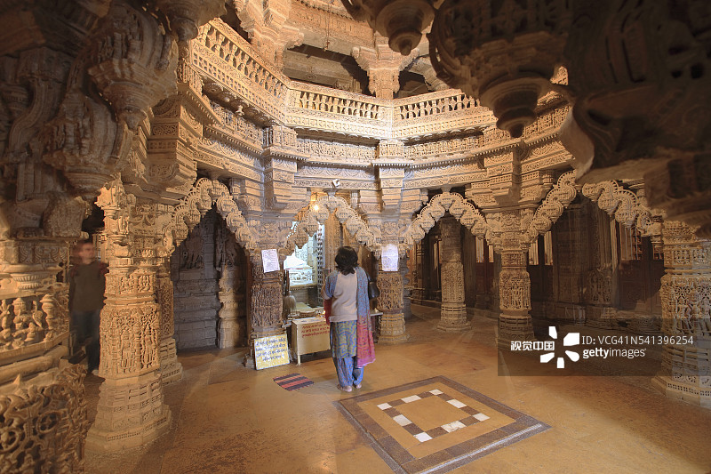 斋沙默尔堡月亮神耆那教寺庙的曼达帕图片素材