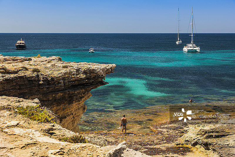 埃加迪群岛-法维尼亚纳岛，阿祖拉湾图片素材