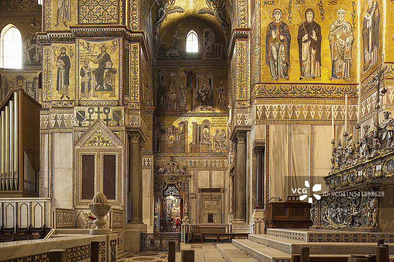 米兰主教座堂内部图片素材