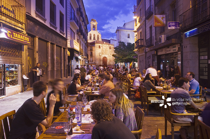 圣马丁教堂附近Rua Mayor的餐厅图片素材