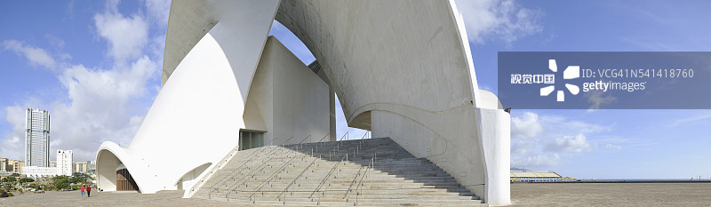 圣地亚哥·卡拉特拉瓦在特内里费岛设计的礼堂图片素材